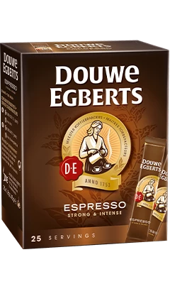 Douwe Egberts Espresso is een krachtige oploskoffie met een intens aroma. 