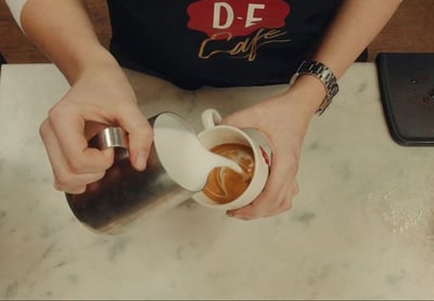 latte art stap 4